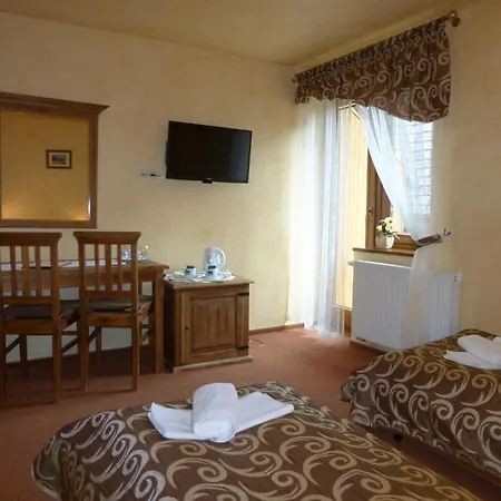 Hotel Dwor Karolowka 3*