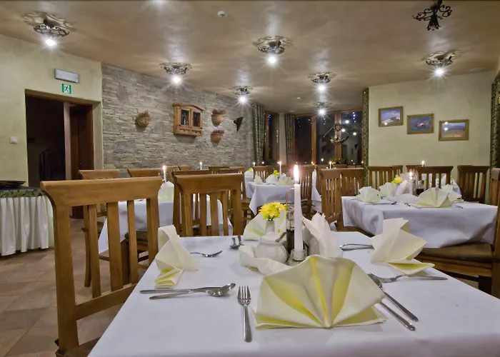 Dwor Karolowka מלון