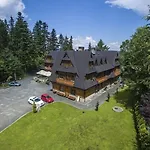 Dwor Karolowka Hotel