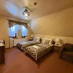 Hotel Dwor Karolowka 3*