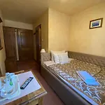 Dwor Karolowka Hotel