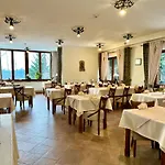 Hotel Dwor Karolowka