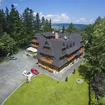 Hotel Dwor Karolowka 3*