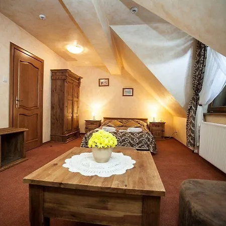 Hotel Dwór Karolówka 3*