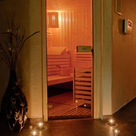 מלון Dwor Karolowka 3*