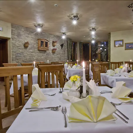 Dwor Karolowka מלון