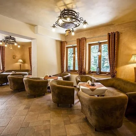 Dwor Karolowka מלון זקופאנה