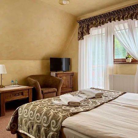 Dwor Karolowka Hotel