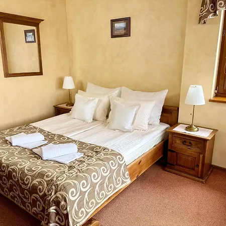 Dwor Karolowka Hotel 3*