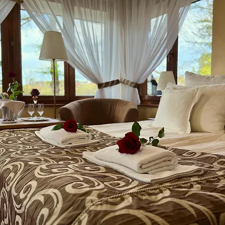 Dwór Karolówka Hotel 3*