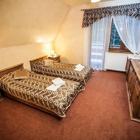 Dwor Karolowka Hotel