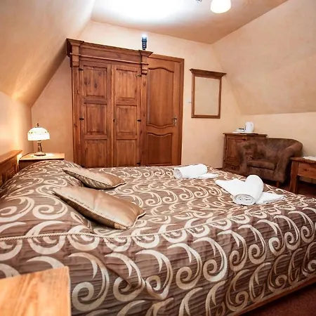 Hotel Dwor Karolowka