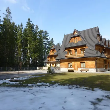 Dwor Karolowka מלון 3*