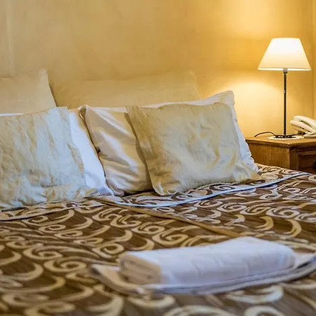 מלון Dwor Karolowka זקופאנה