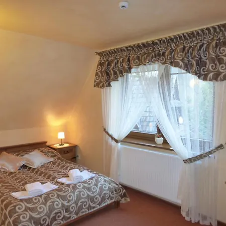 מלון Dwor Karolowka 3*