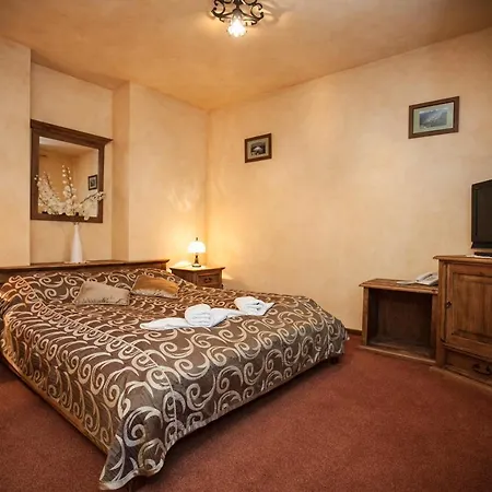 Dwor Karolowka זקופאנה