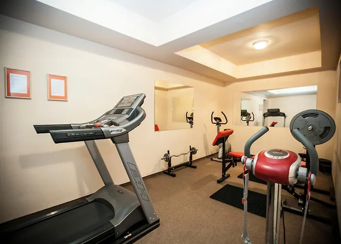 Hotel Dwór Karolówka 3*