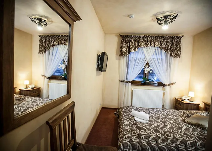 Hotel Dwor Karolowka 3*