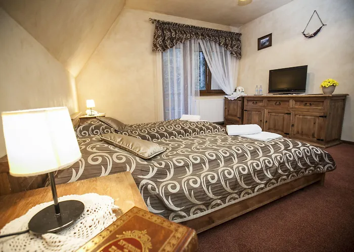 Dwor Karolowka Hotel