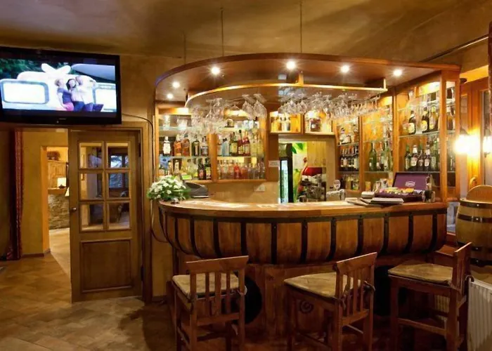 Dwor Karolowka Hotel