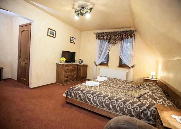 Dwor Karolowka Hotel