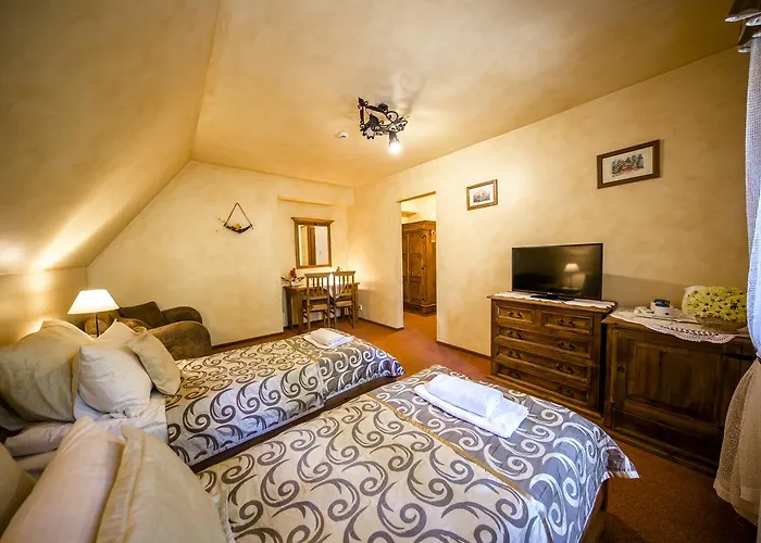 Hotel Dwór Karolówka 3*