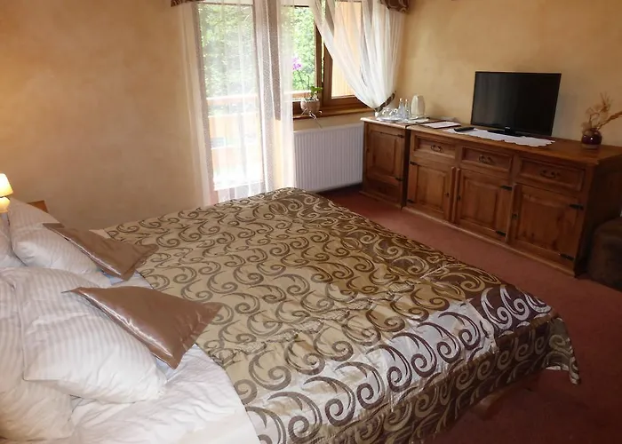 Dwór Karolówka Hotel 3*