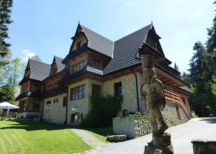 Dwór Karolówka Hotel 3*