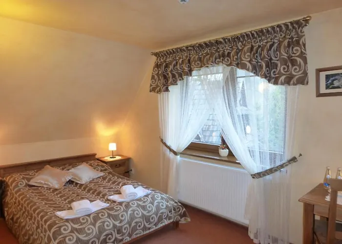 Hotel Dwór Karolówka 3*